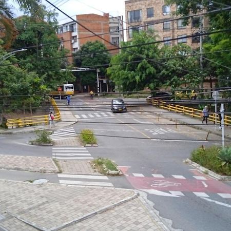 Apartamento Apartaestudio Muy Bien Ubicado En Medellín Exterior foto